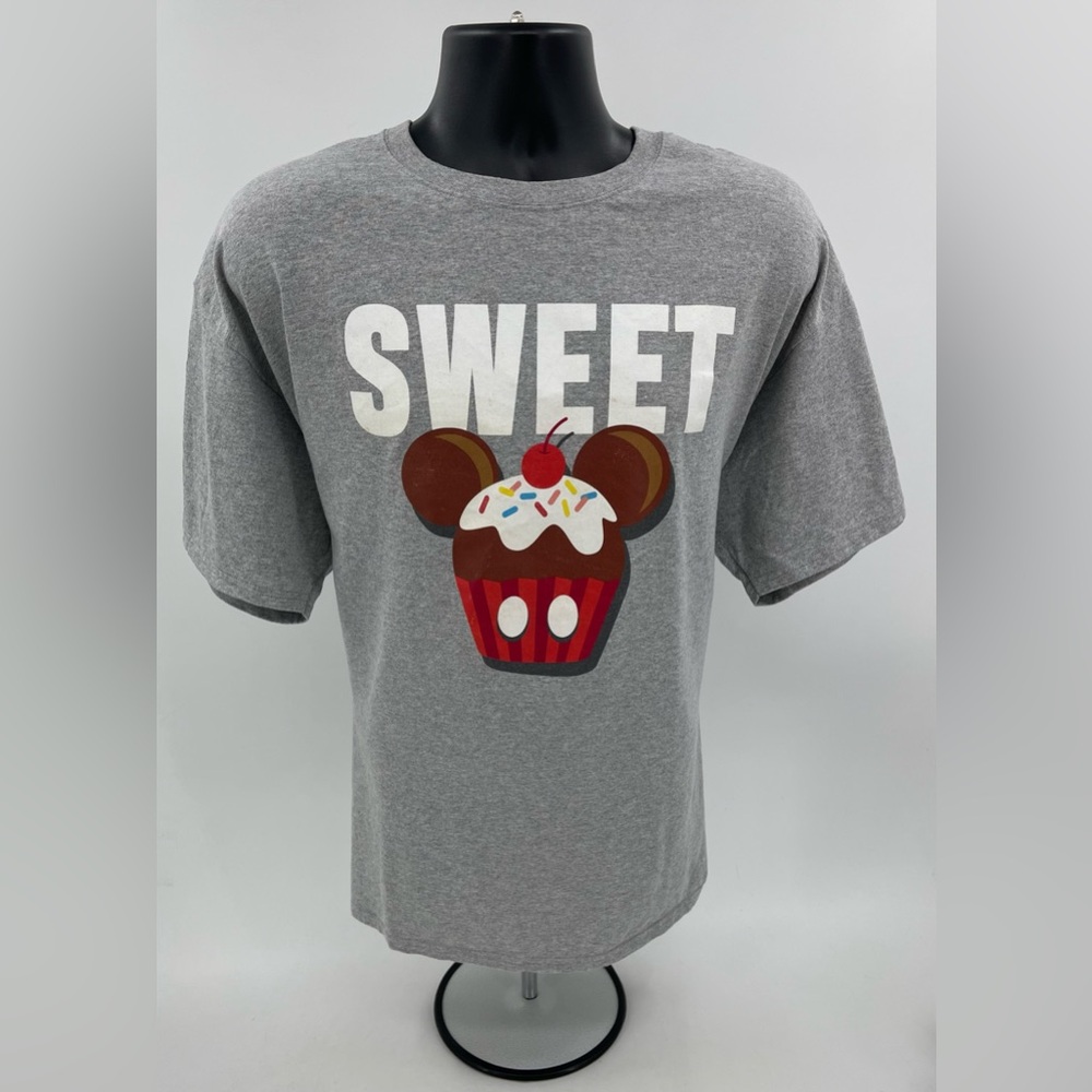 Disney Parks Sweet Mickey Mouse Ears Cupcake Heather Gray T-Shirt Men’s XL